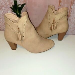 ANKLE Boots With Tassles